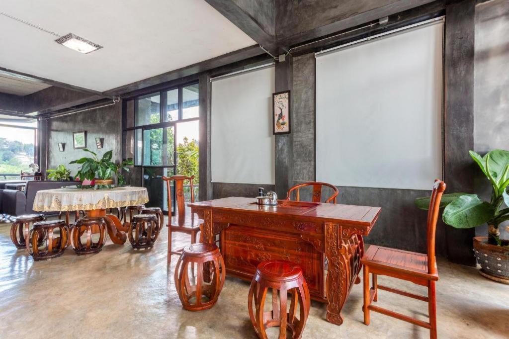 Oyo 1012 Vintage Home Сантихири Экстерьер фото